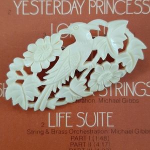 Vintage • celluloid bird pin brooch